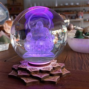 Bola de Cristal Buda Hotei - Base Flor de Lótus Led Colorido