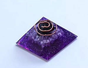 Orgonite Pirâmide Transmutação Ametista e Turmalina Negra - 4cm