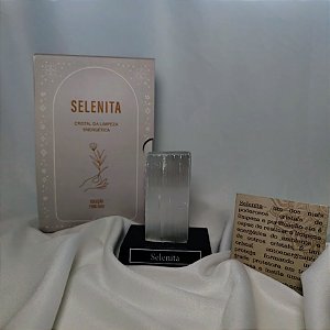 Selenita Branca Base de Madeira - Coleção Feng Shui Limpeza