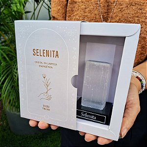 Selenita Branca Base de Madeira - Coleção Feng Shui Limpeza