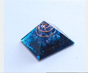 Orgonite Pirâmide Quartzo Azul e Sodalita - 4cm