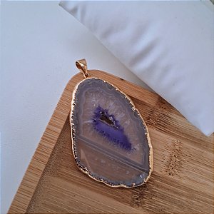 Pingente Ágata Cinza e Roxa - Borda Dourada - Folheado a Ouro