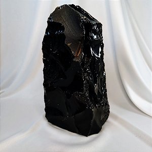 Obsidiana Negra Bruta - Base Serrada