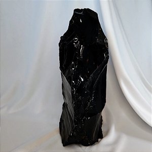 Obsidiana Negra Bruta - Base Serrada