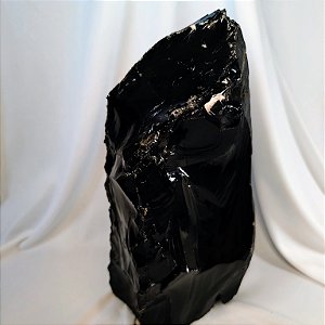 Obsidiana Negra Bruta - Base Serrada