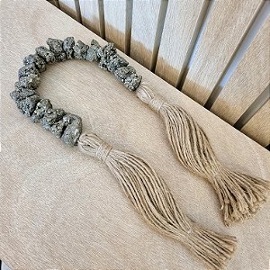Colar de Mesa Pirita Bruta - Curto