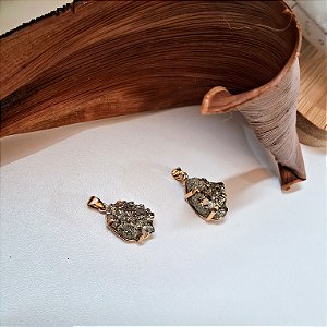 Pingente Garra Pirita Bruta - Folheado a Ouro