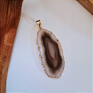 Pingente Ágata Cinza e Marrom - Borda Dourada - Folheado a Ouro