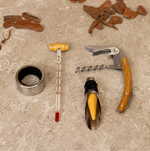 KIT PARA VINHO 4 PEÇAS DE AÇO INOX E MADEIRA BON GOURMET COM ESTOJO - WOLFF