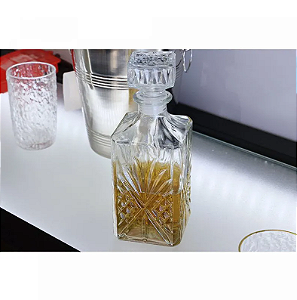 GARRAFA DE VIDRO PARA WHISKY SORTIDO 900ML - LYOR