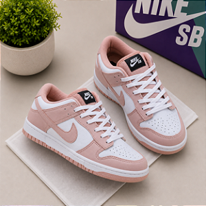 Tênis Sb Dunk Low Rosa / Branco