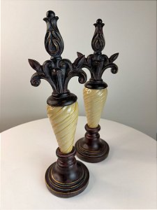 CJ. PECA DECORATIVA DE CERAMICA PRATA COM BASE DE MADEIRA 16CM X