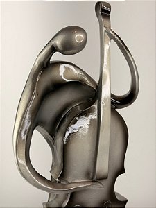 Estatueta de violoncelista em resina