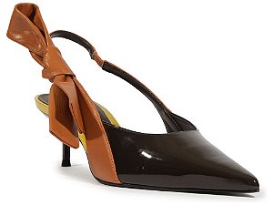 Scarpin Slingback Bico Fino Laço Verniz Schutz Coffee