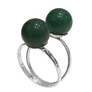 Anel com jade verde em prata 925