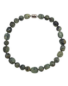 Colar Curto de Prenita com Fecho de Ímã