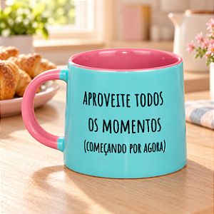 Caneca Cerâmica azul e rosa Feito com amor