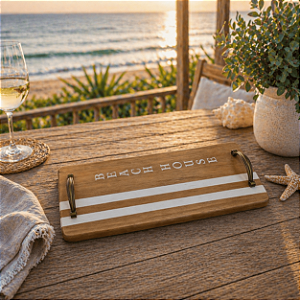 Bandeja de Madeira com Alça Dourada em Acabamento Rústico Sand & Sea