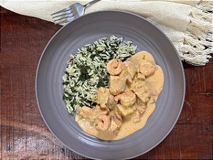 Moqueca Light com arroz e espinafre