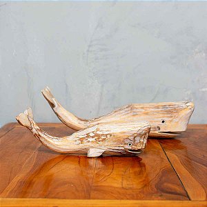 Escultura Baleia Madeira Balsa Importada de Bali