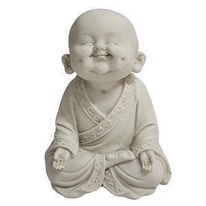 Estátua Baby Monge de Pó de Mármore Branco Sorrindo 18.5cm