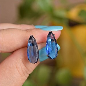 Brinco gota alongada cristal azul marinho ródio semijoia 18K16013