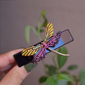 Presilha acetato libélula cristais coloridos