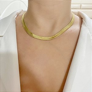 Colar choker malha grossa metal ouro semijoia