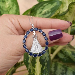 Colar oval Nossa Senhora Aparecida zircônia cristal azul ródio semijoia MS 103