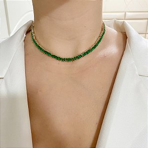 Colar choker gravatinha cristais verde ouro semijoia