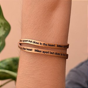 Pulseira Fernanda Villela couro dourado Miles apart
