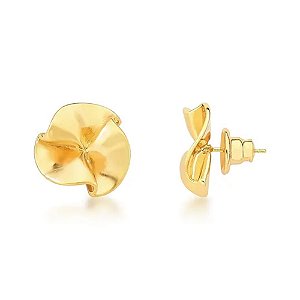 Brinco metal torcido ouro fosco semijoia