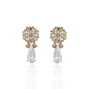 Brinco Claudia Arbex gota cristais fumê ouro vintage