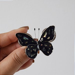 Broche magnético borboleta esmaltada preta