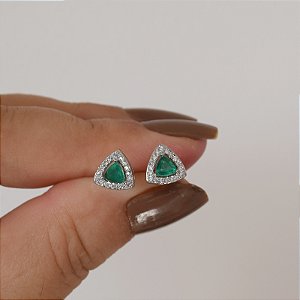 Brinco mini triangular zircônia esmeralda prata 925