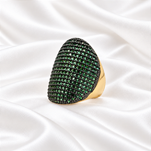 Anel Oval com Micro Zircônias Verdes Cravejadas Semijoia