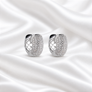 Brinco Argolinha Cravejada com Micro Zircônias Semijoia 18k07018