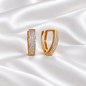 Brinco Argolinha Ouro em V com Micro Zircônias 18k06008