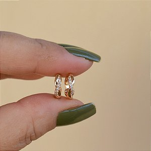 Brinco argolinha trançada zircônia ouro semijoia 24k05017