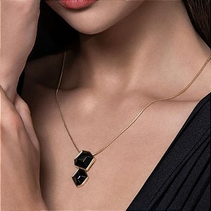 Colar Ayla pedra natural obsidiana negra ouro semijoia