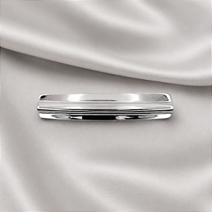 Presilha de Cabelo Retangular em Metal Prateado com Friso – 6,5 cm