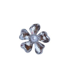 Broche flor pérola ródio semijoia