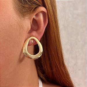 Brinco pressão orgânico vazado ouro semijoia B689PS