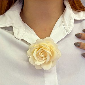 Broche rosa tecido areia FL-003