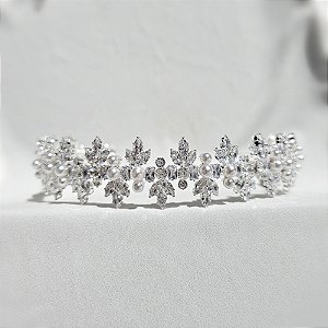 Tiara coroa noiva pérolas cristais prateado