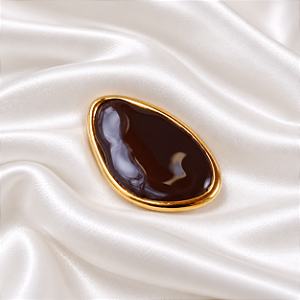 Pingente Orgânico de Resina Cacau Ouro Vintage Sheila Morais