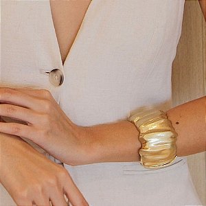 Bracelete ondas ouro acetinado semijoia