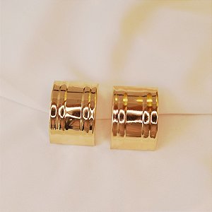 Maxi brinco curvado ouro semijoia
