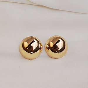Brinco meia esfera lisa ouro semijoia