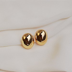 Brinco oval liso ouro semijoia